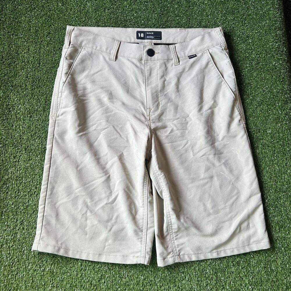 Hurley Women's Cream and Tan Shorts